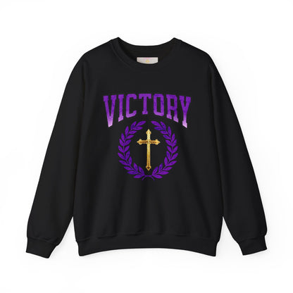 Victory in Christ Men’s Sweater – Crowned in Faith