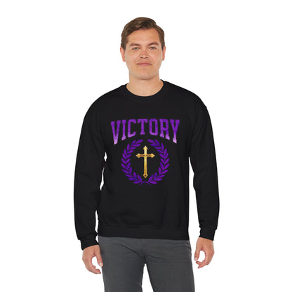 Victory in Christ Men’s Sweater – Crowned in Faith