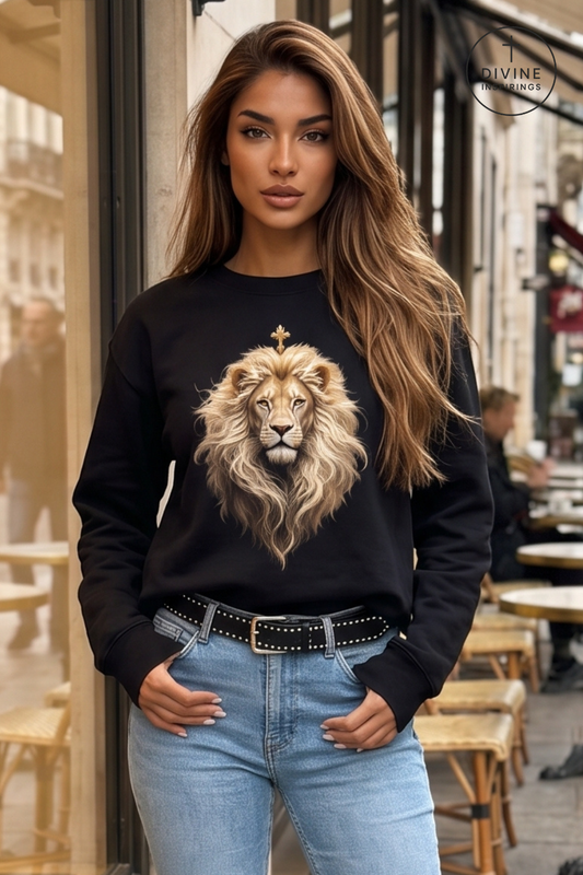 Christ is King (Lion of Judah) - Women's Christian Sweatshirt